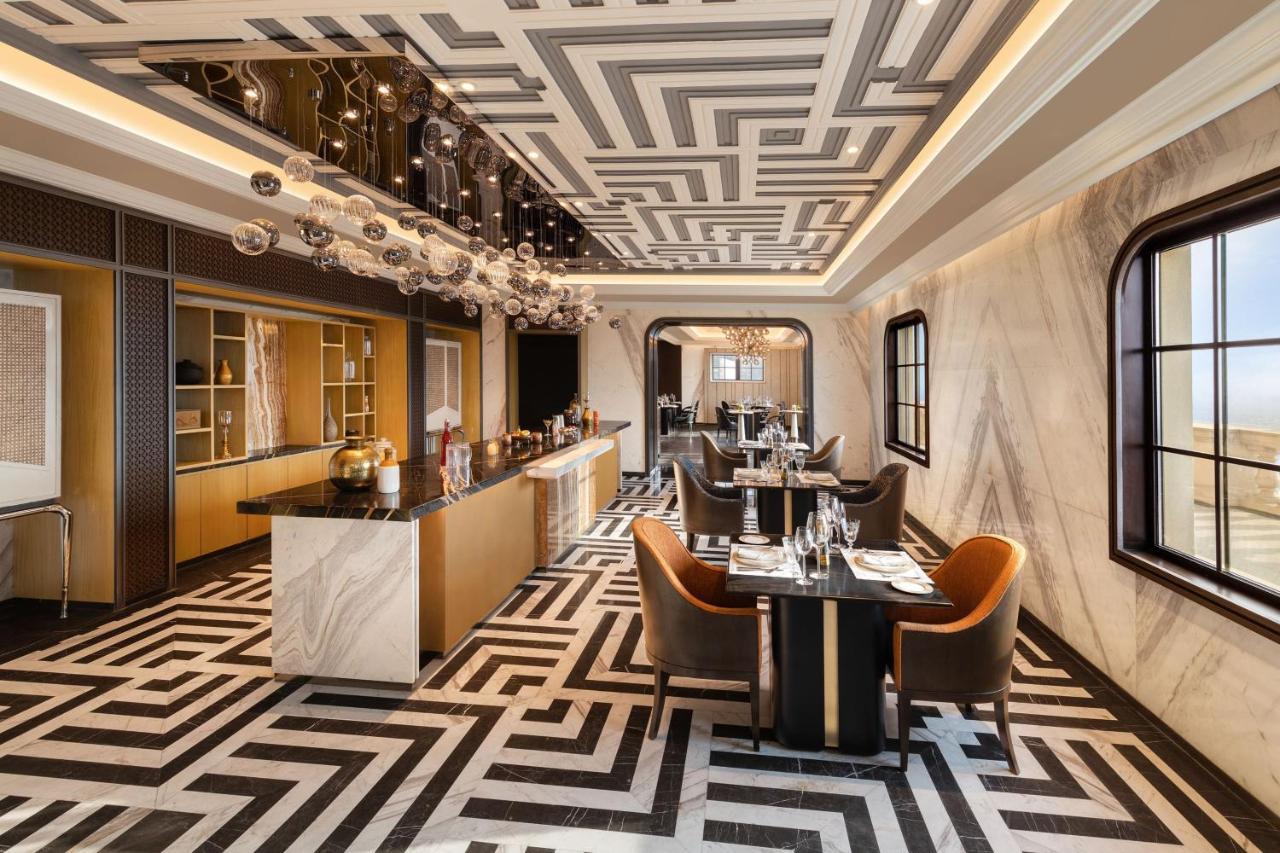Itc Royal Bengal, A Luxury Collection Hotel, כלכותה מראה חיצוני תמונה The restaurant on board